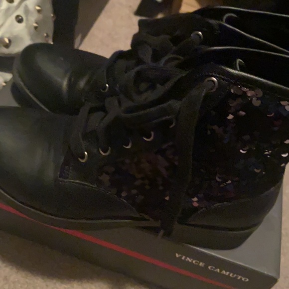 Black sequin 6.5 low ankle boot - Picture 2 of 2